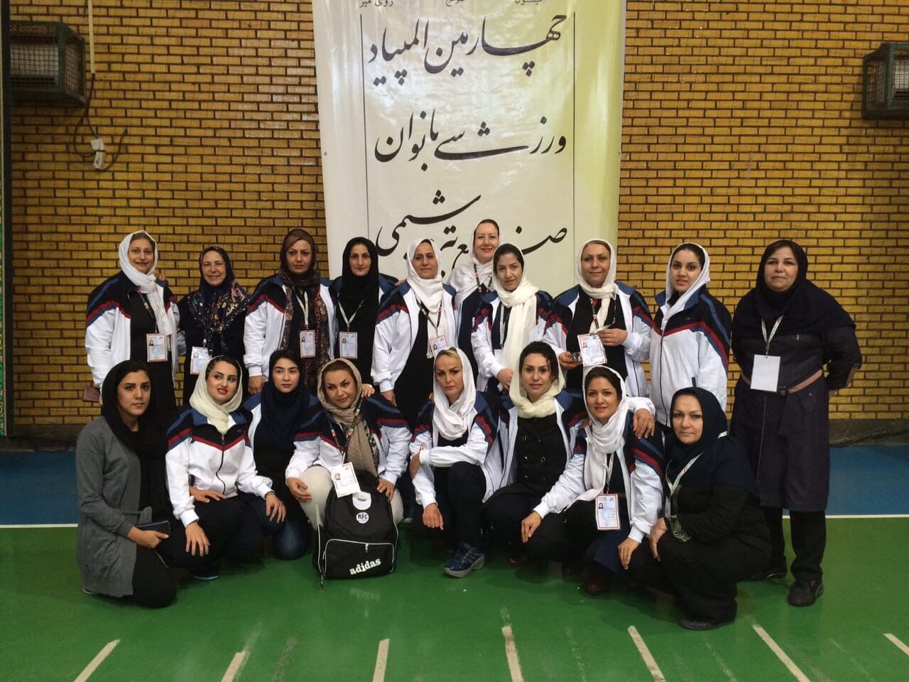 تیم  شنای بانوان بالای 26 سال پتروشیمی رازی در مسابقات  صنایع پتروشیمی مقام دوم را کسب نمودند