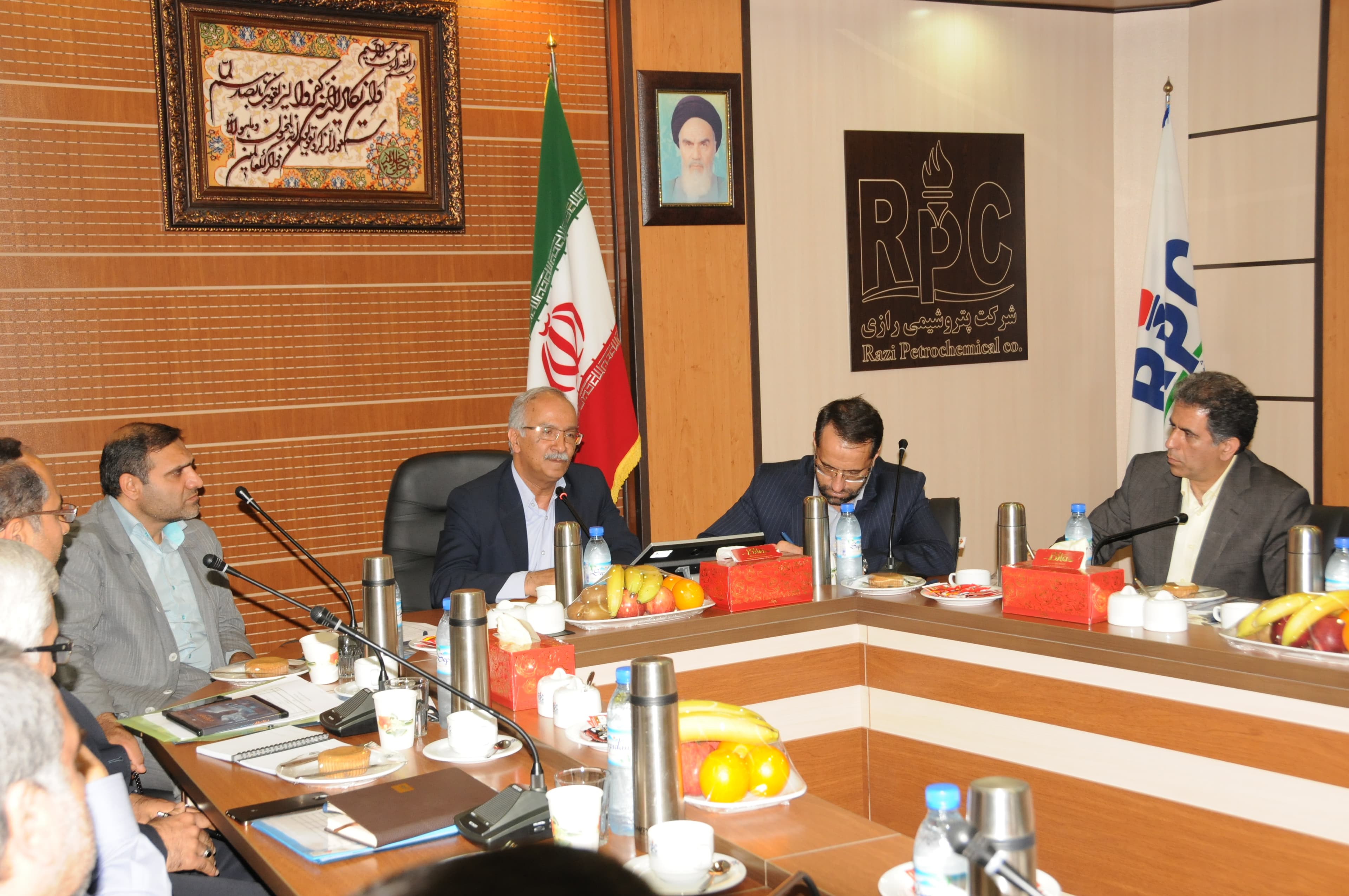 اولین گردهمایی روسای حراست شرکتهای پتروشیمی مستقر در منطقه ویژه اقتصادی ماهشهر اولین گردهمایی روسای حراست شرکتهای پتروشیمی مستقر در منطقه ویژه اقتصادی ماهشهر